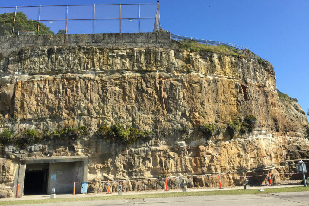 Providing a geotechnical risk assessment of the cliffs surrounding the Cockatoo Island plateau, part of essential works to manage risks
